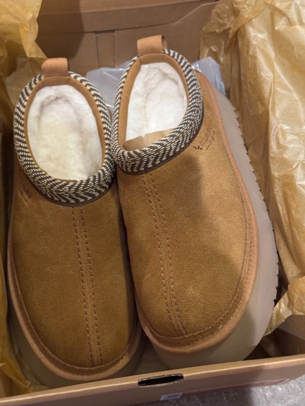 Koolaburra by UGG Burree Chestnut Brown Clogs